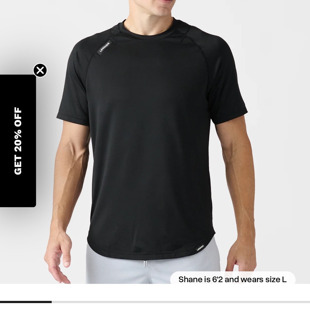 Men's Black Short-Sleeve Performance Tee